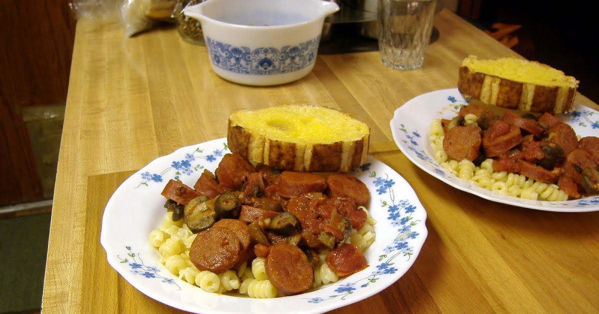 Cooking for Zo Linguica Marinara