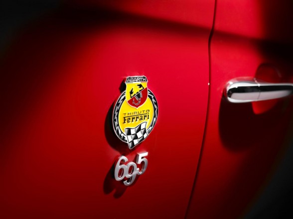 Fiat 500 Abarth Ferrari 695 Logo