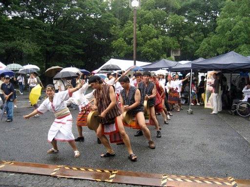 [igorots+in+tokyo1.jpg]