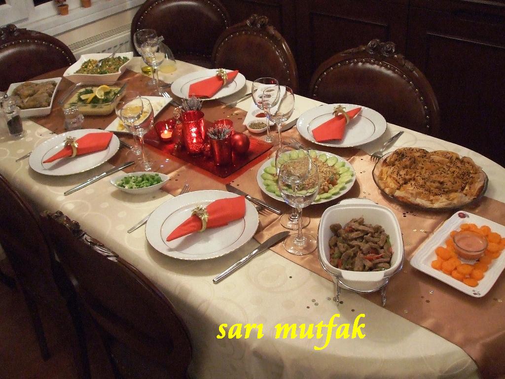 sari mutfak yilbasi menusu ve soslu havuc kizartmasi