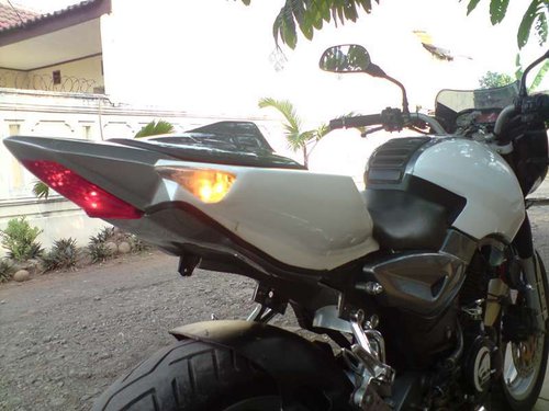 sport and car view modified bajaj pulsar 180 cc