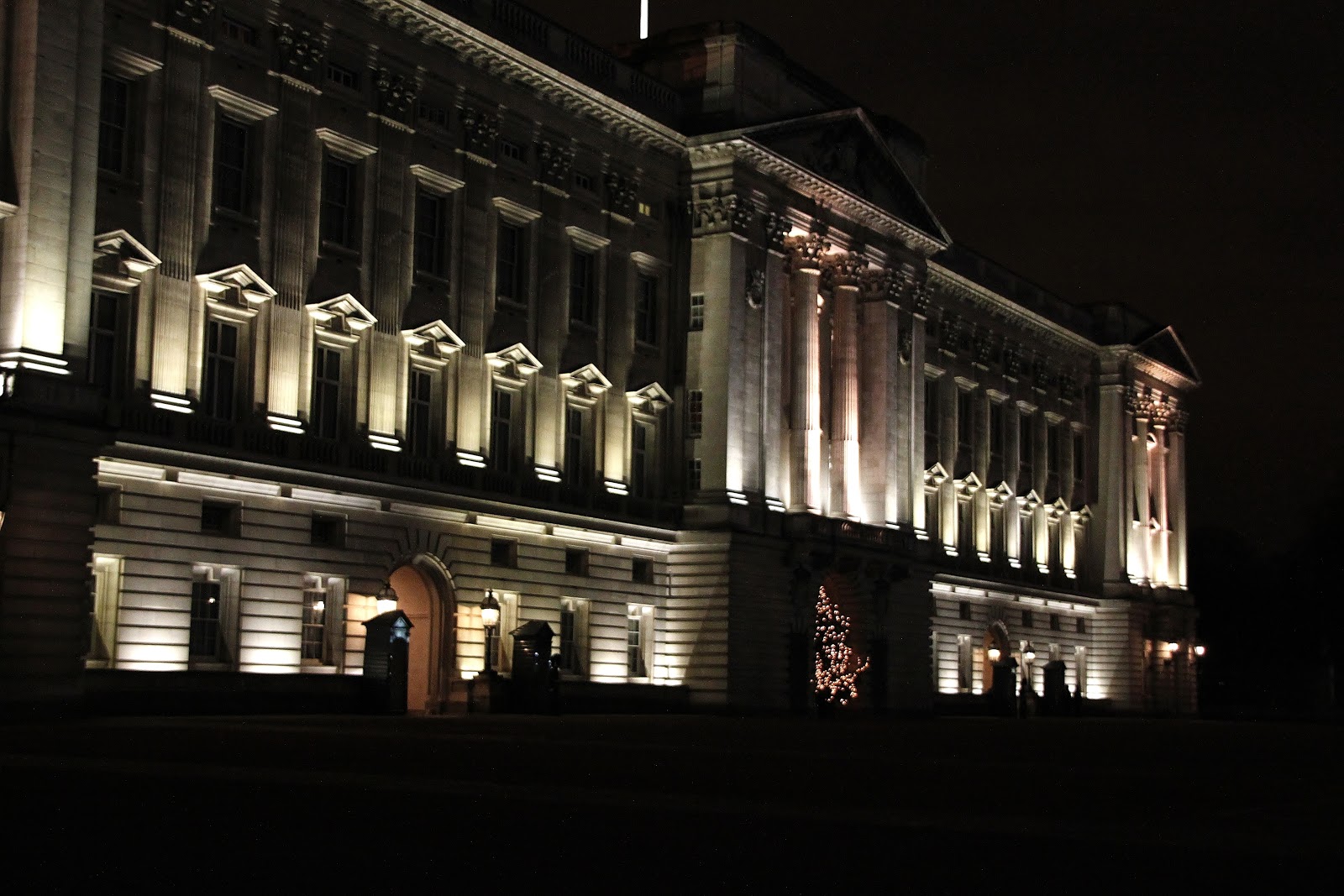 Mitt friluftsliv: Buckingham Palace at night