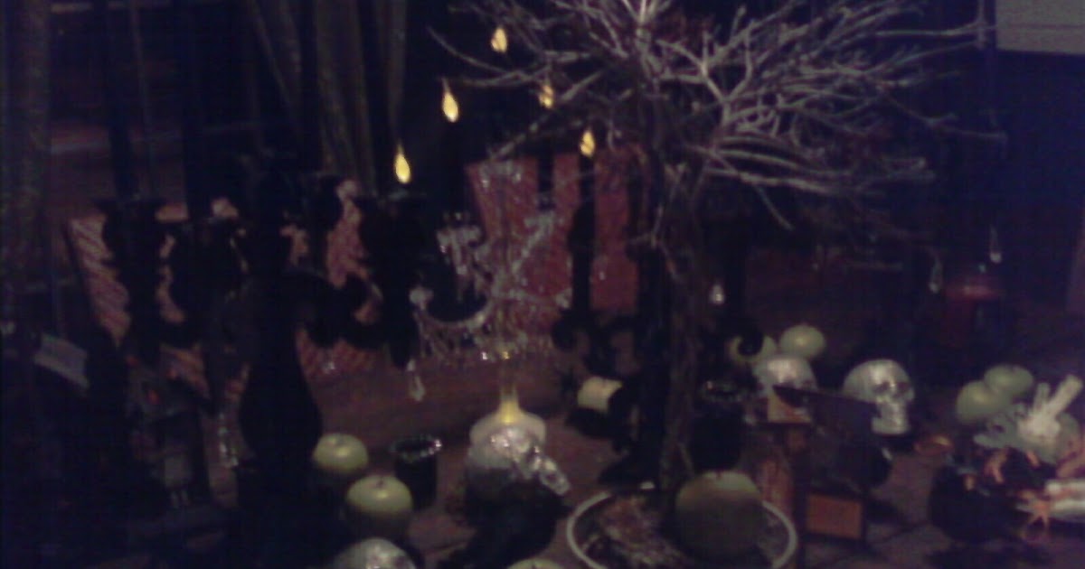 interior spaceLIFT iS Quick Halloween Idea Spray paint dead trees