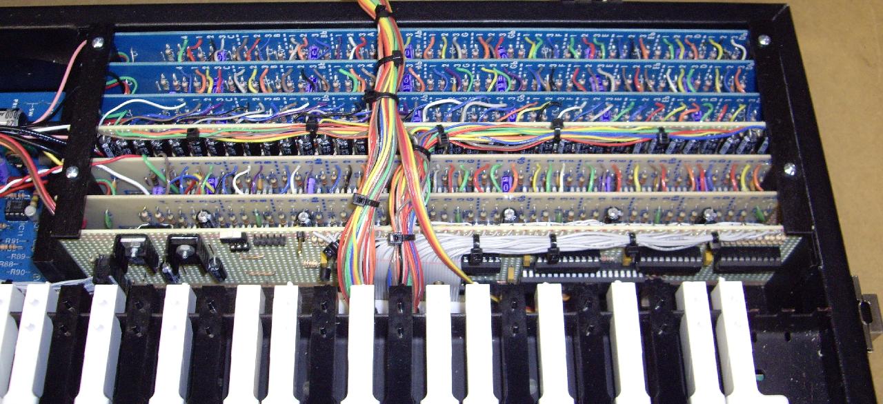[Keyboard_Inside_Right.JPG]