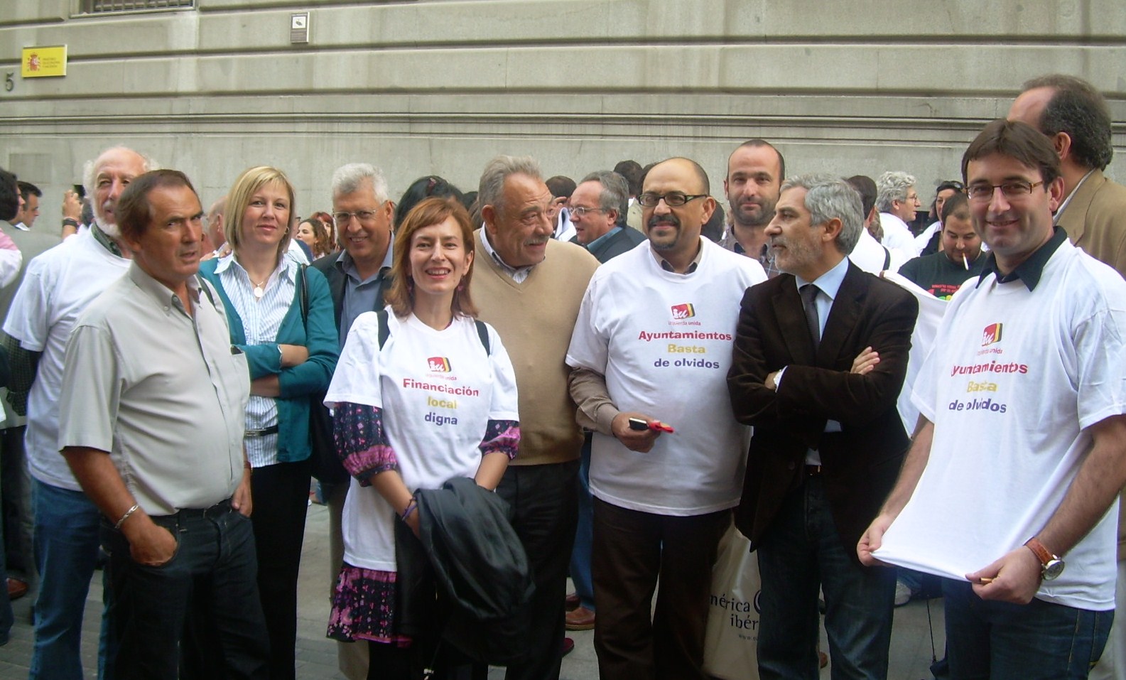 [delegacionIUCLMconcentracionMinisterioHacienda.JPG]