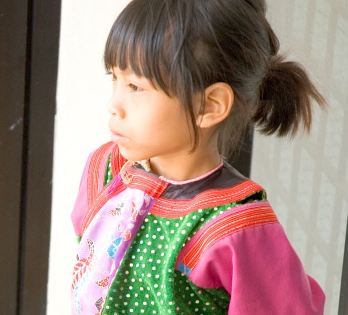 Of Peacocks & Elephants: Lisu Women's Style: Embracing the Modern