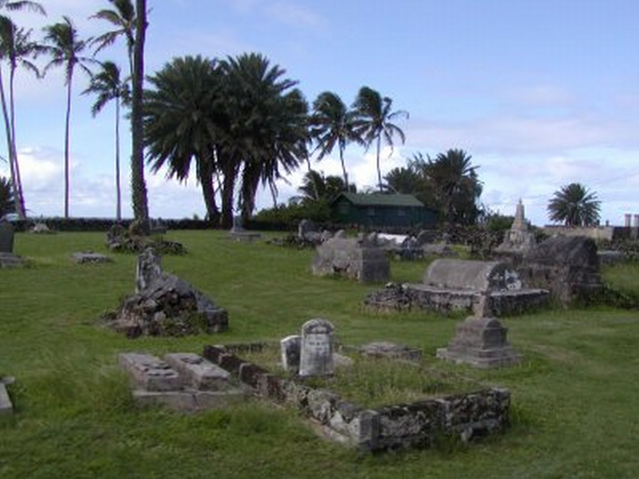 [13-Papaloa+Cemetery+Near+Kalaupapa+Town+on+the+Kalaupapa+Peninsula,+Molokai-3.JPG]