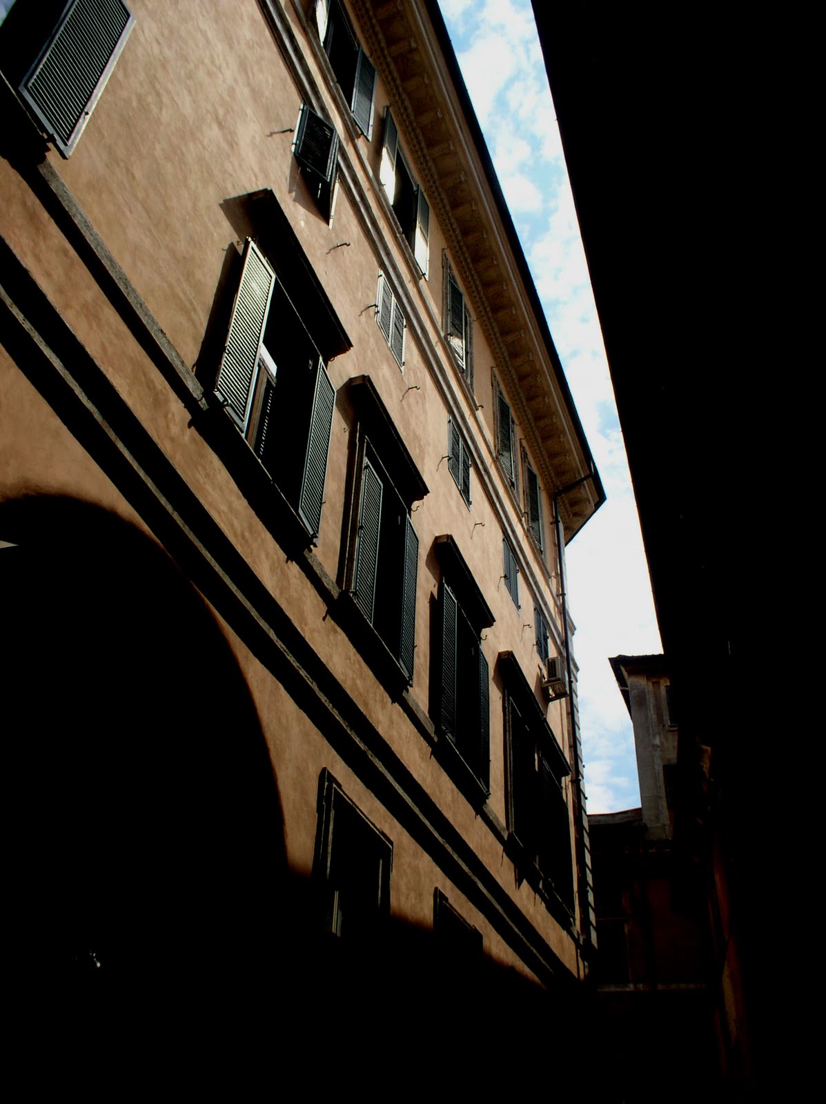 [ROMA01.jpg]