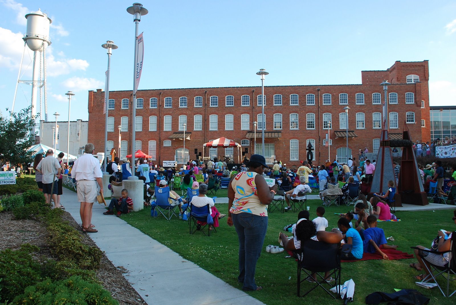 What's Going on in Rocky Mount, NC Downtown Live