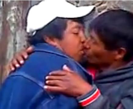 beso+borrachos.JPG