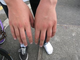 [broken+4.bmp]