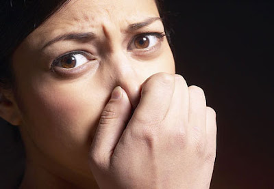 Tips Menghilagkan Bau Mulut Mencekam Anda