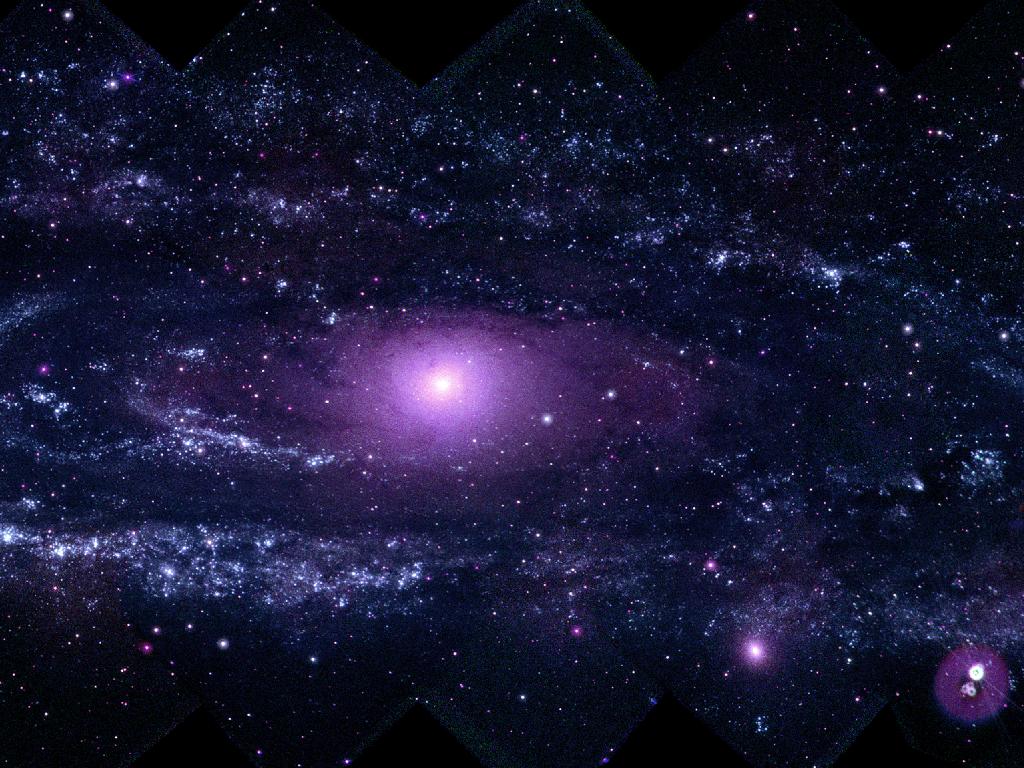 Galáxia M31 (Andrômeda) registrada em ultravioleta