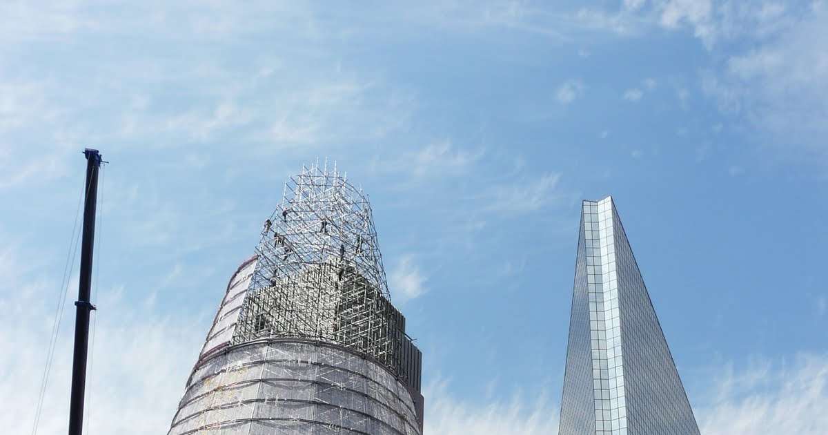 nuevo-chilango: Le plus grand sapin de noël du monde...