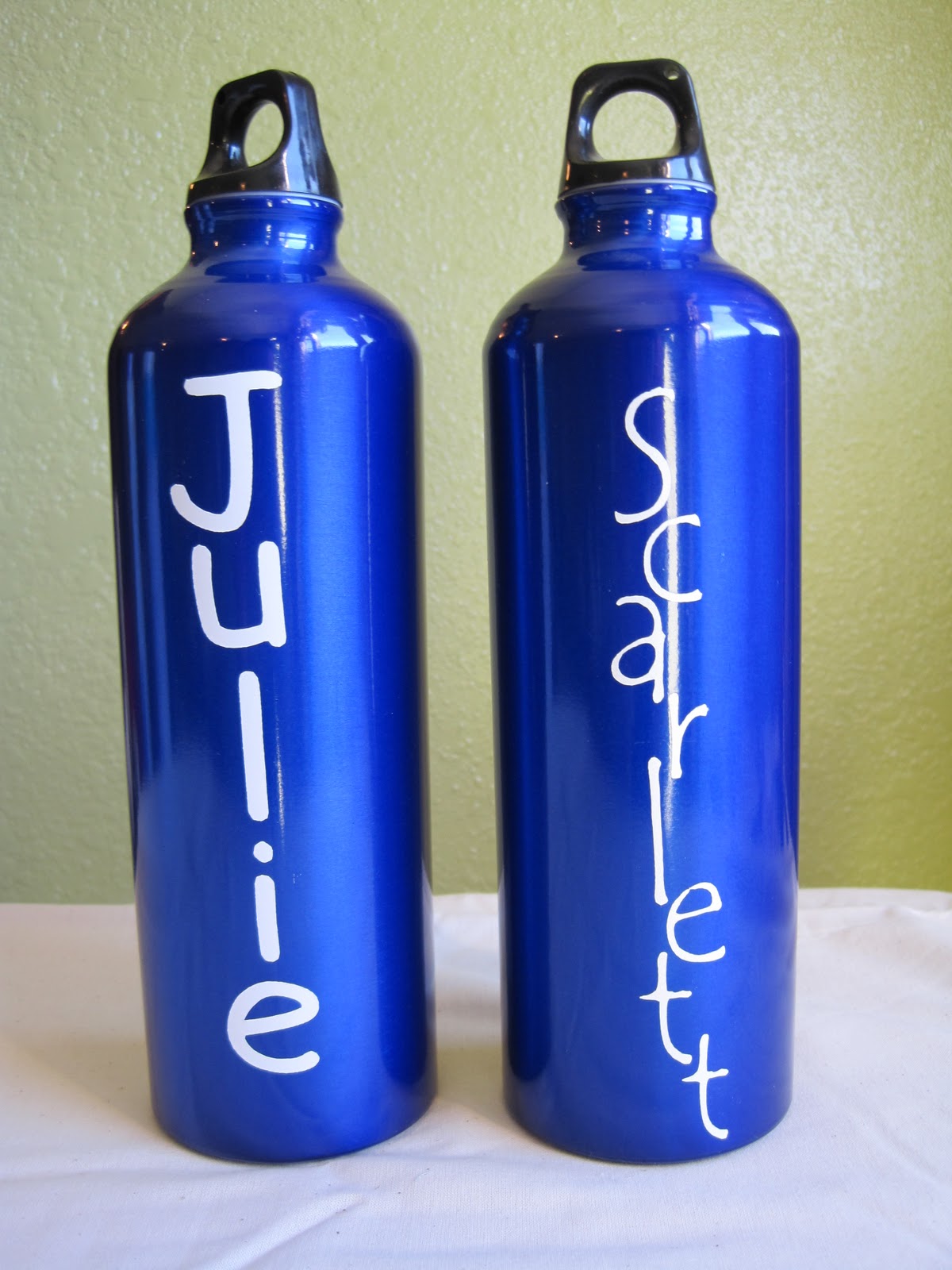 Crafts and Crap Personalized Water Bottles