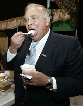 [Rendell+Eats+Ice+Cream.jpg]