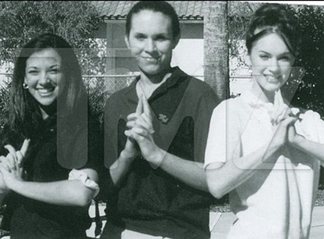 [6a00d83451b46869e2011570750de1970b.jpg]