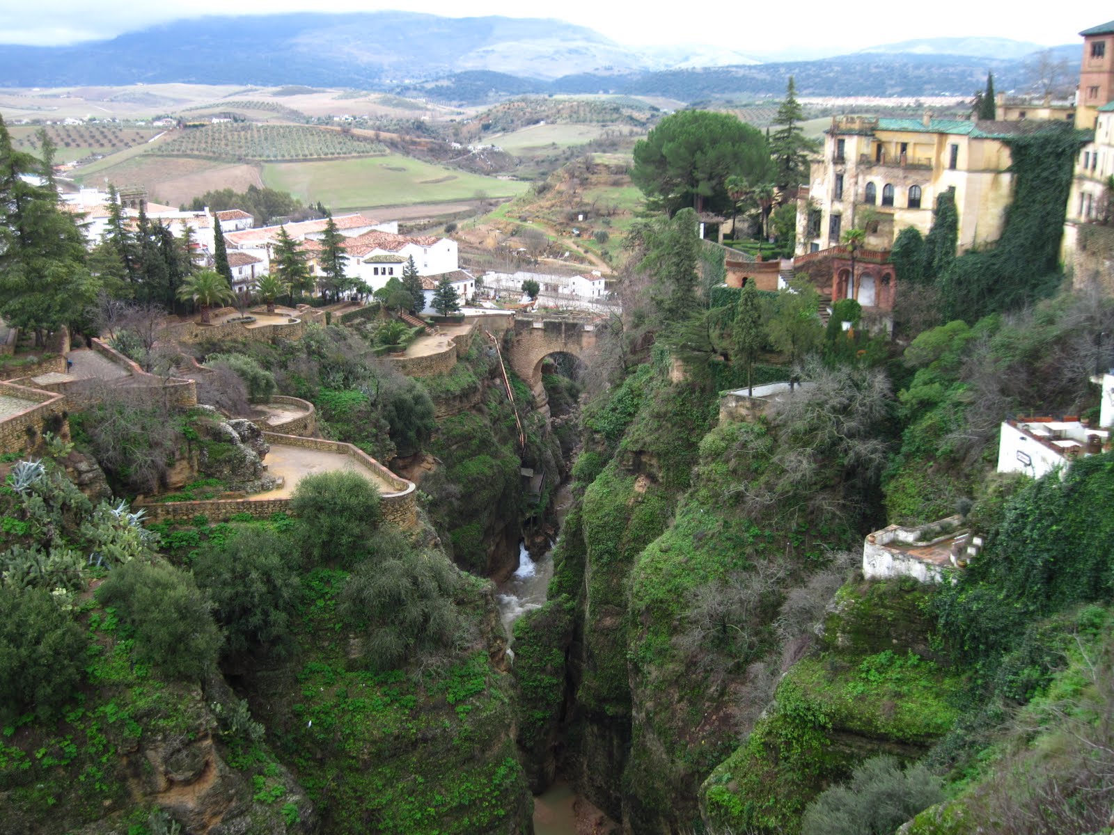 [1201+Ronda+004.JPG]