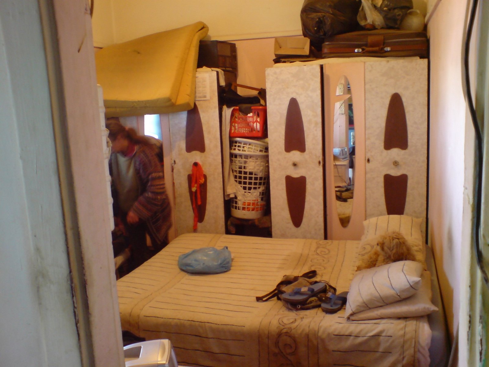 [BEDROOM.jpg]