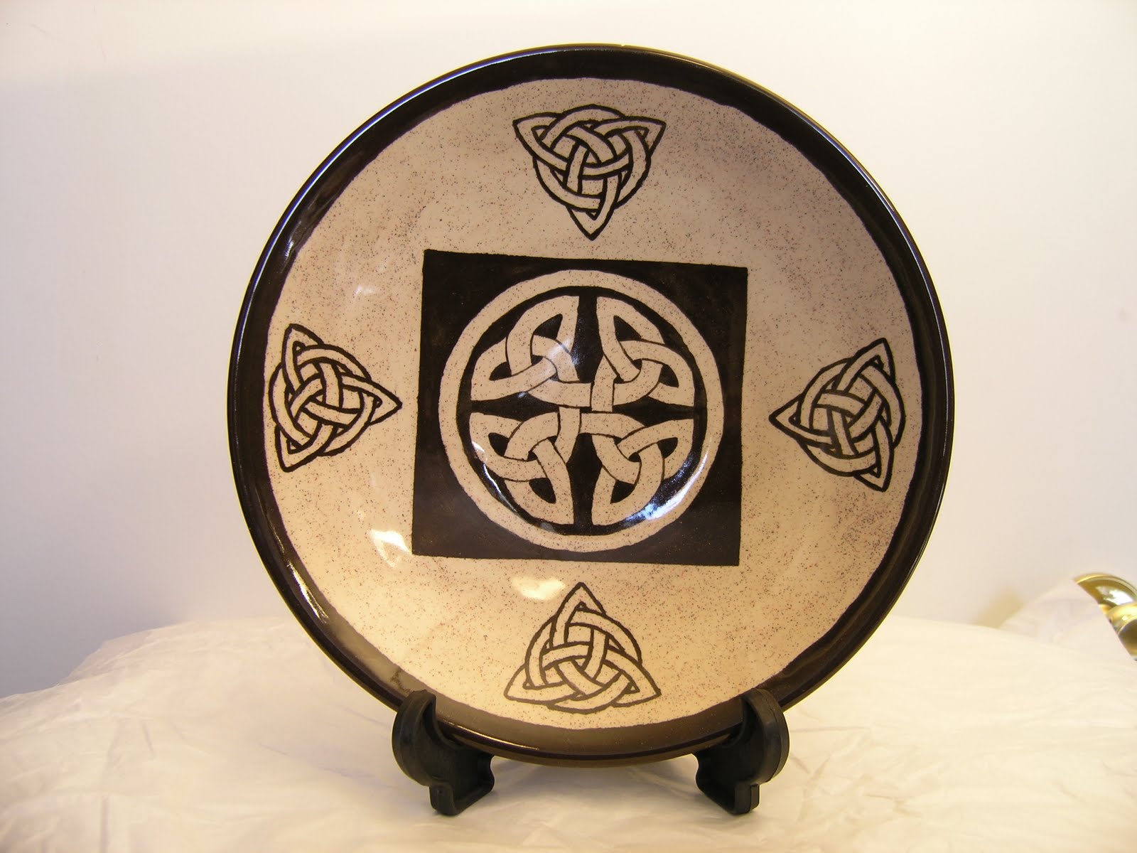Vivo Kaur Art 20090110 Celtic Knot Bowl
