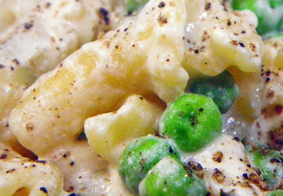 Year on the Grill Pasta with Peas in a Creamy Lemon Mascarpone Cream Sauce