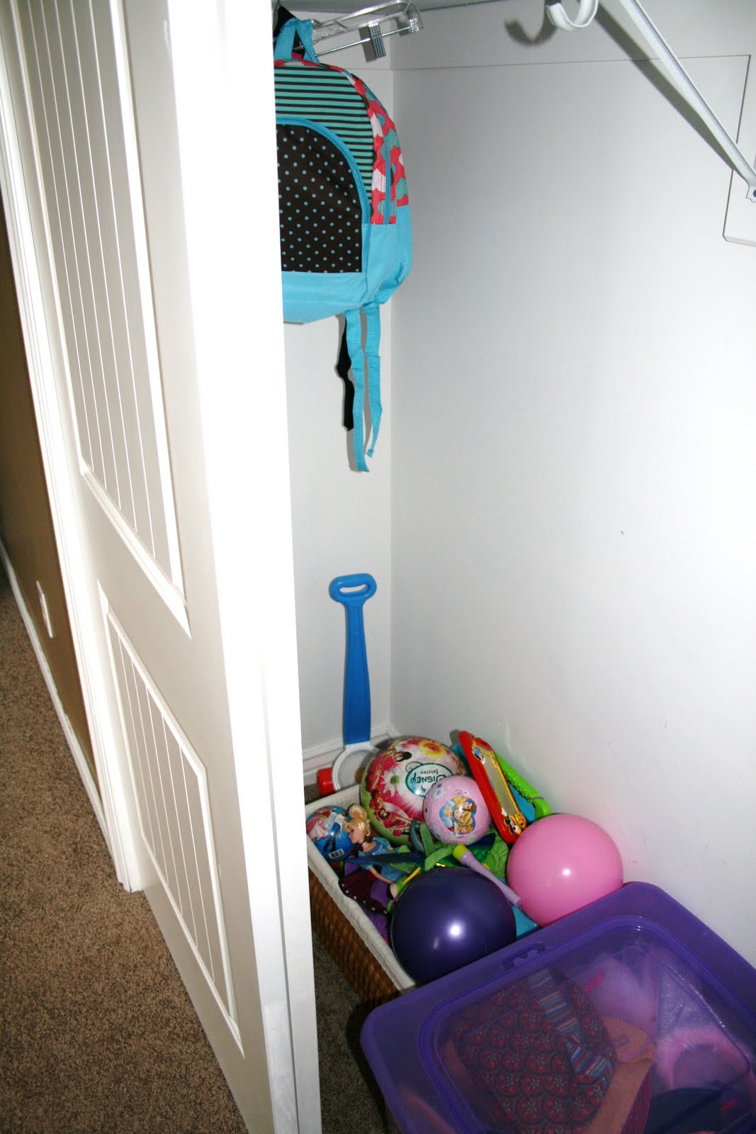 [Aubrielle's+canvas+pic+and+finished+laundry+room+026.JPG]