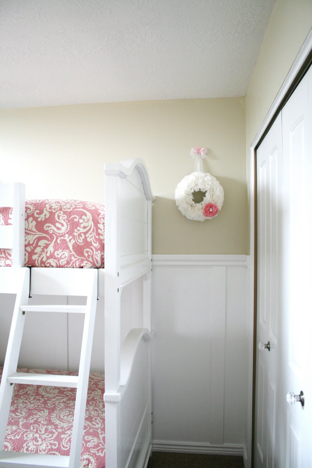 [Girls+Room+and+Sale+vinyl+024.JPG]