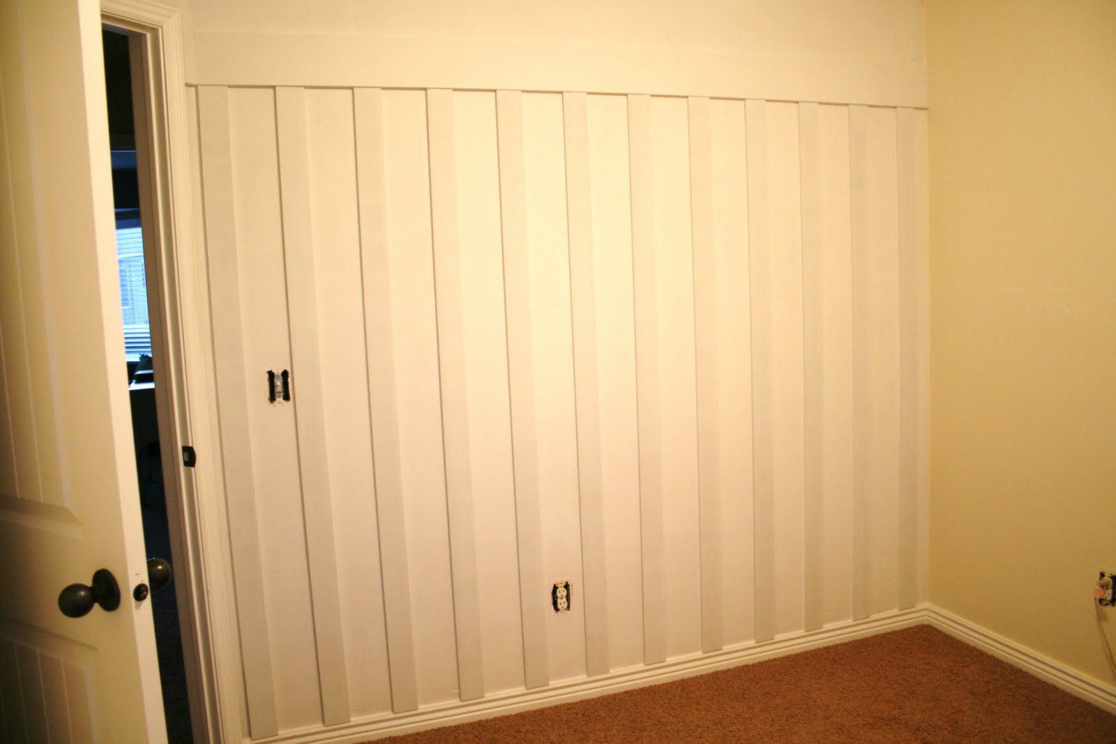 [Aubrie's+room+primed+001.JPG]