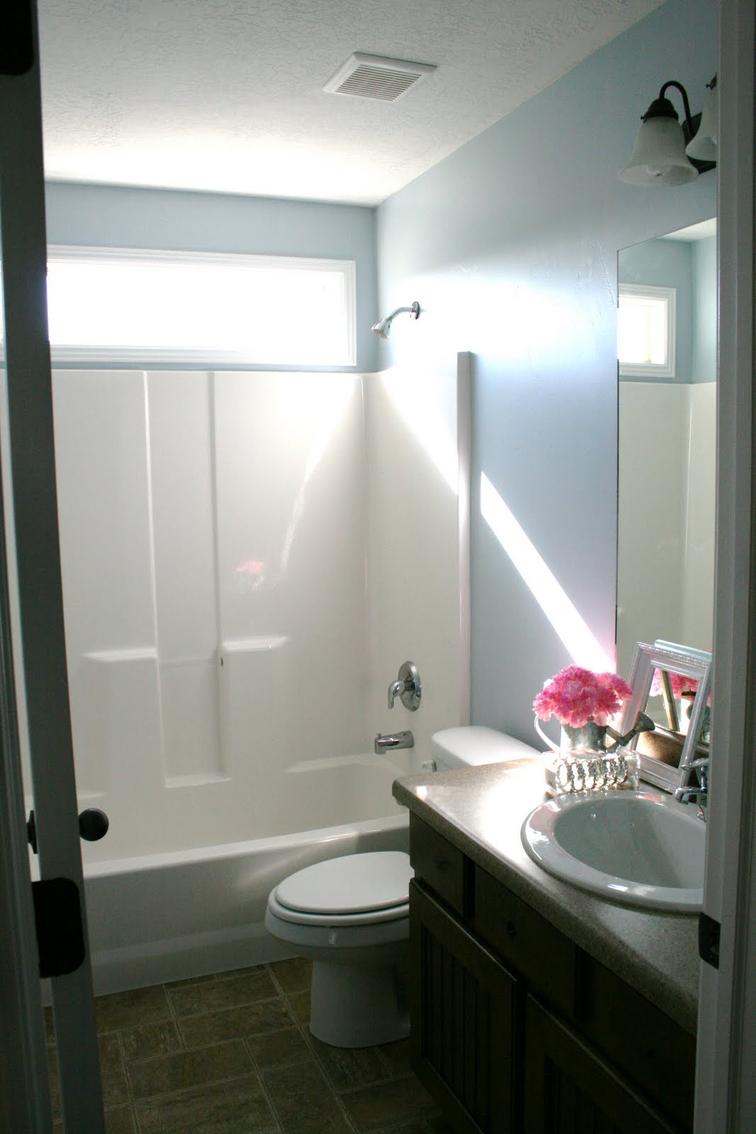 [Blue+bathroom+001.JPG]