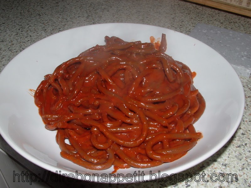 Bon Appétit Worm Spaghetti ( a la Mrs. Twit! )