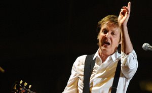 [paul_mccartney_paphotos_L2004091.jpg]