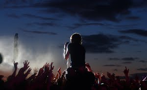 [KaiserChiefsreading09AW13.jpg]