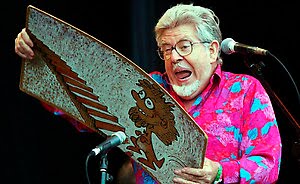 [081110_153927_rolfharrispaphotosL101108.jpg]