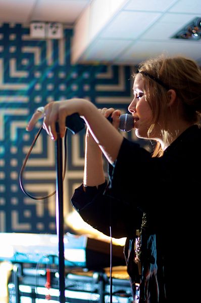 [398px-Lykke_Li.jpg]