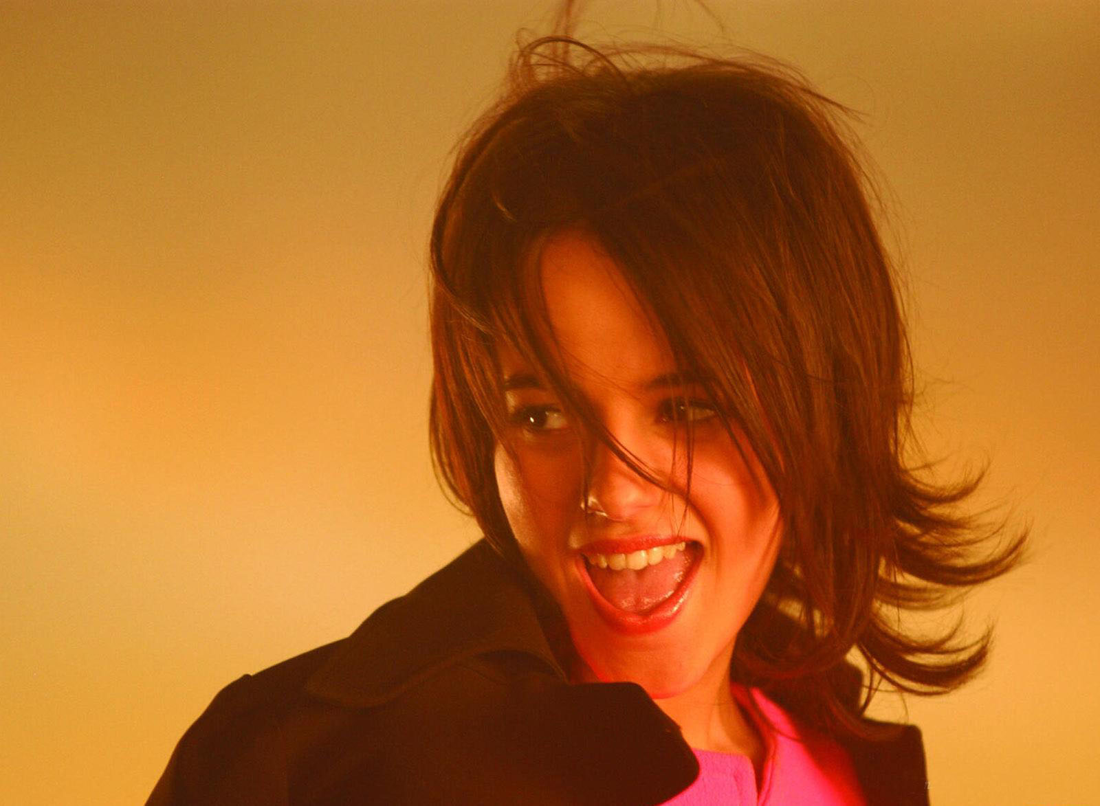 http://3.bp.blogspot.com/_1VIIu3Zv-cw/SxC3iKHMT8I/AAAAAAAAAy0/YErloJQxuhs/s1600/Alizee-006.jpg