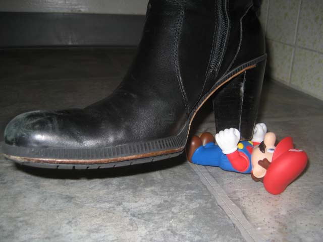[crush-mario.jpg]