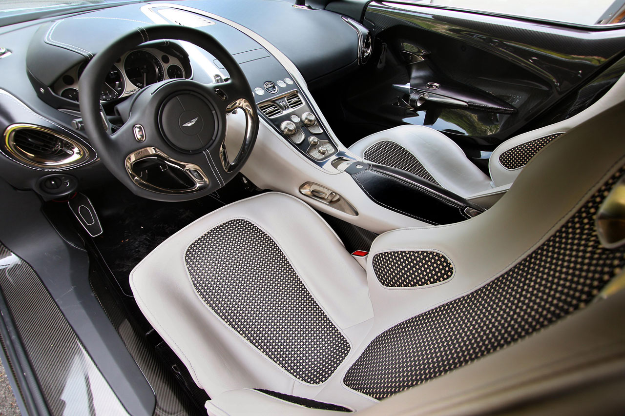 Aston-Martin-One-77-Interior-lg.jpg