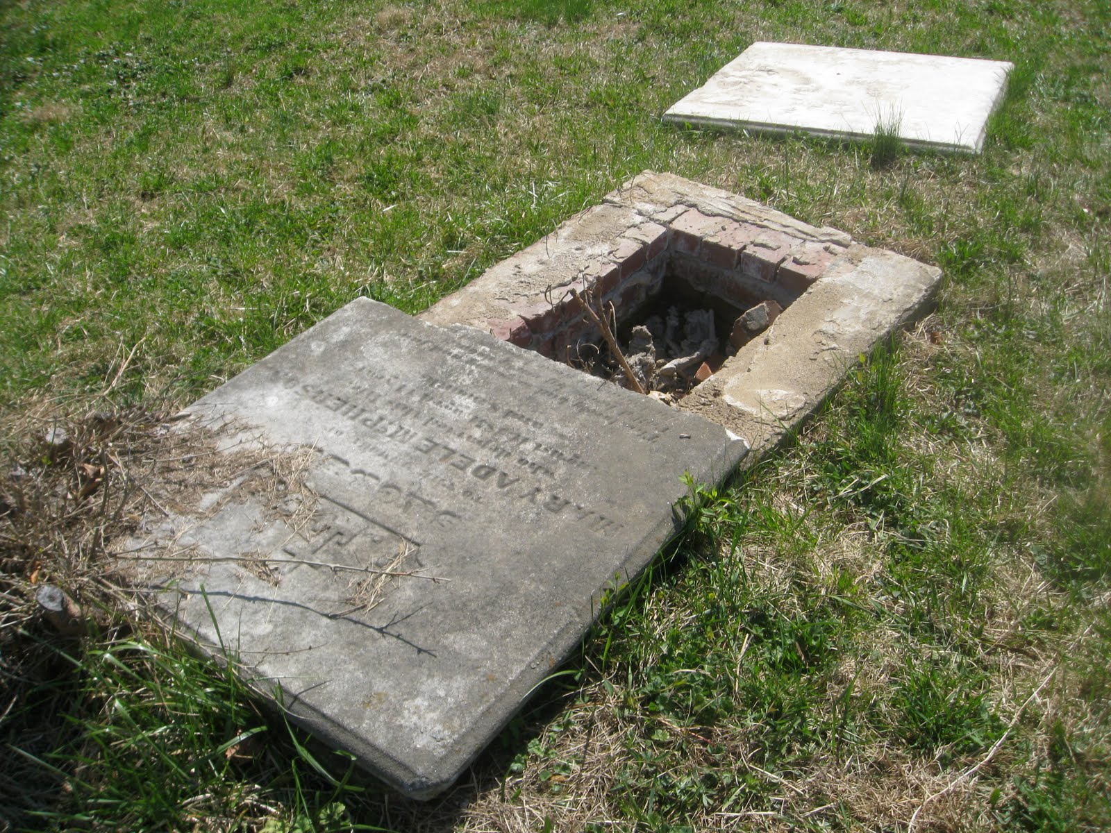 The Washington Oculus URBAN ARCHAEOLOGY Holy Rood Cemetery's Sad