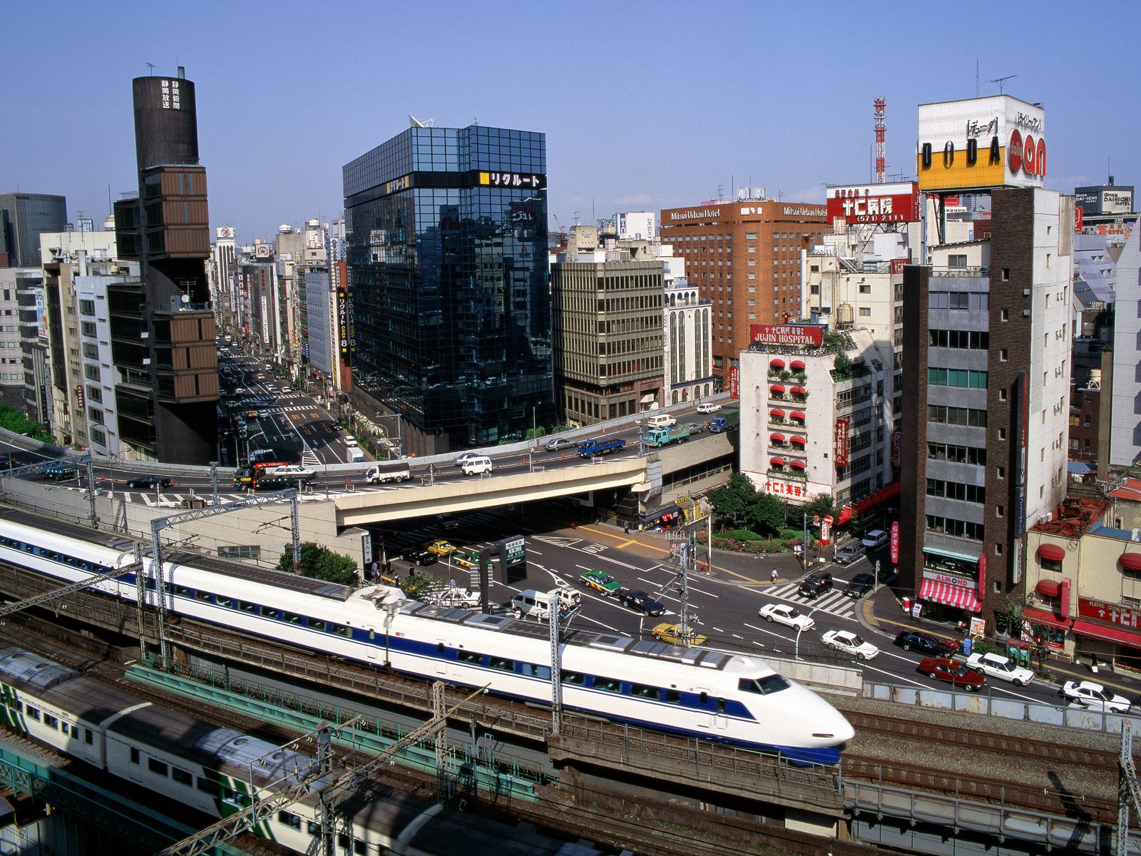 [Bullet_Train_-_Ginza_District,_Tokyo,_Japan.jpg]