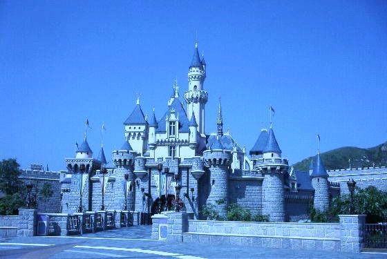 [2561202-Hong_Kong_Disneyland-Chek_Lap_Kok.jpg]