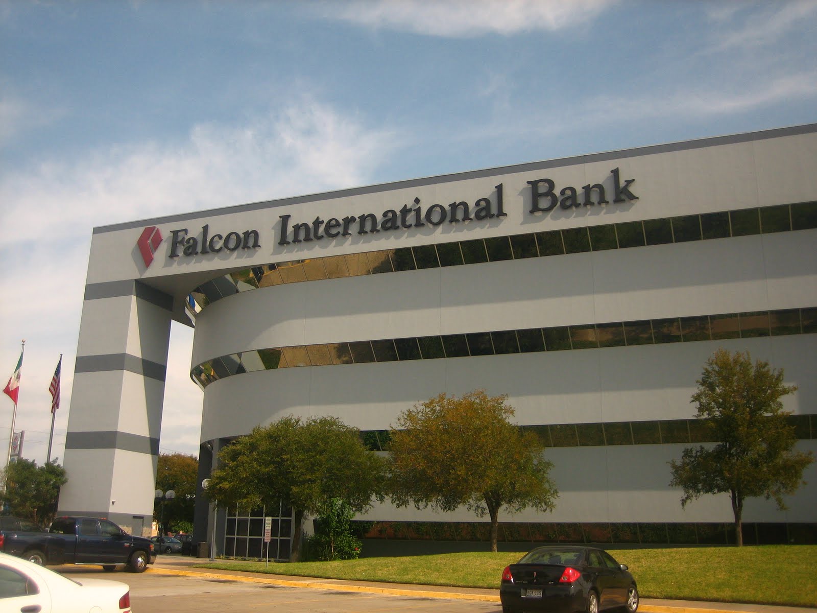 [Falcon_International_Bank,_Laredo,_TX_IMG_1945.jpg]