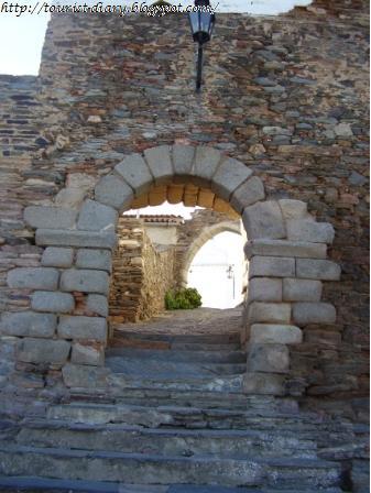 [Castelo+de+Monsaraz7.JPG]