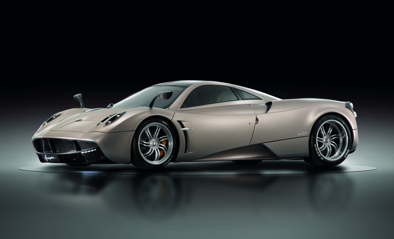 2012 Pagani Huayra Supercar Official Picture NEW CARUSED CAR REVIEWS