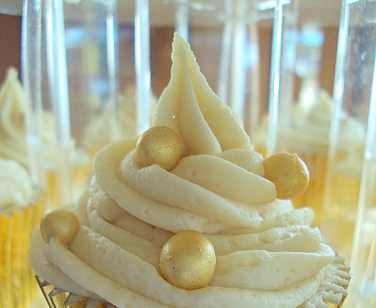 Heavenly Cupcakes Wedding Trends 2011 Heavenly Cupcakes Wedding Trends 2011