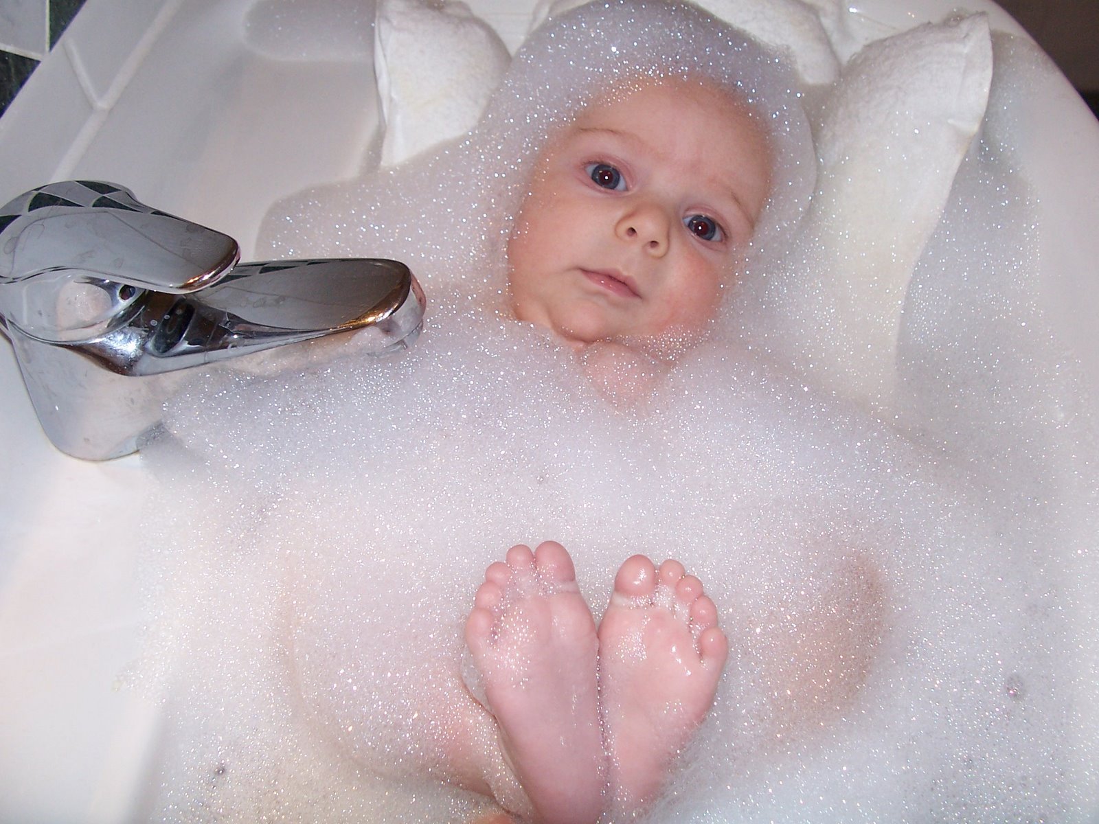[content+in+tub.jpg]