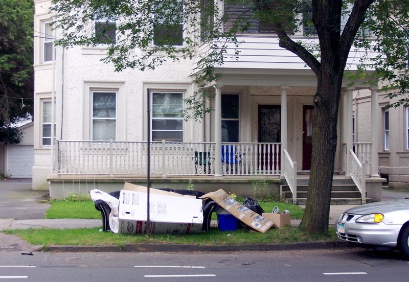 [825trash2.jpg]