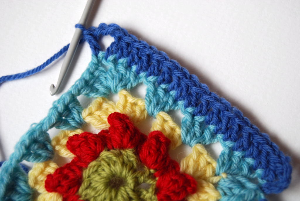 JuliaCrossland Popcorn Flower Granny Squares Tutorial