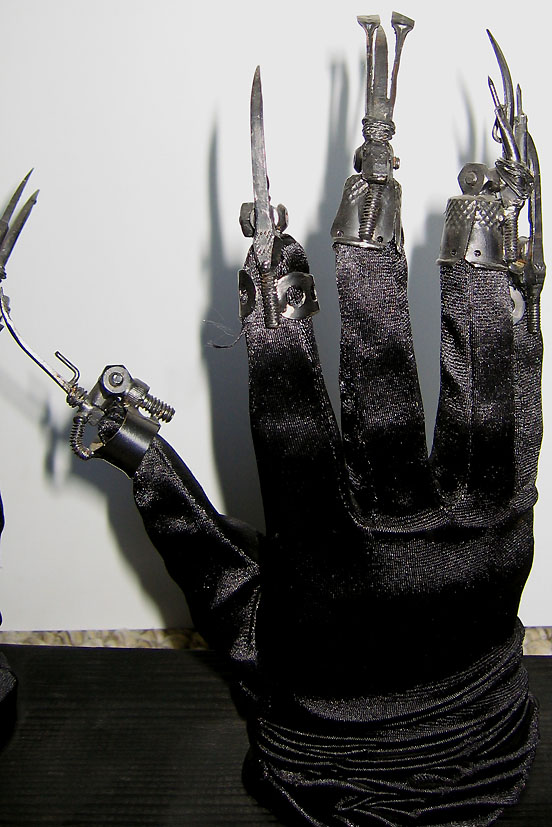 toyhaven Catwoman's Claws for "Batman Returns" the Real Deal