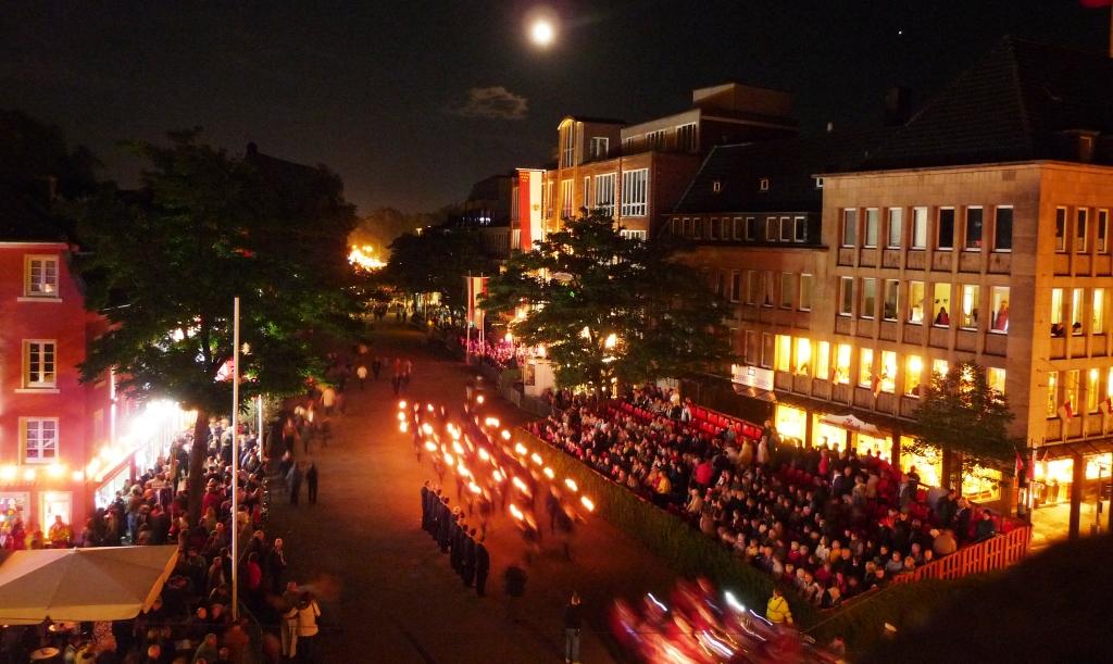 Http Apps Design Busse De Ngk Jahresheft2016 Files Assets Common Downloads Ngk Buch 2016 Web Small Pdf