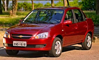 Comprar Sedan Chevrolet Classic Sedan 1.0 4P Vhce Flex LS Prata 2015 em  Americana-SP